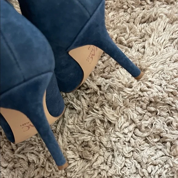ZAC Zac Posen Dark Blue Heels with Buckle Detail - Picture 7 of 8